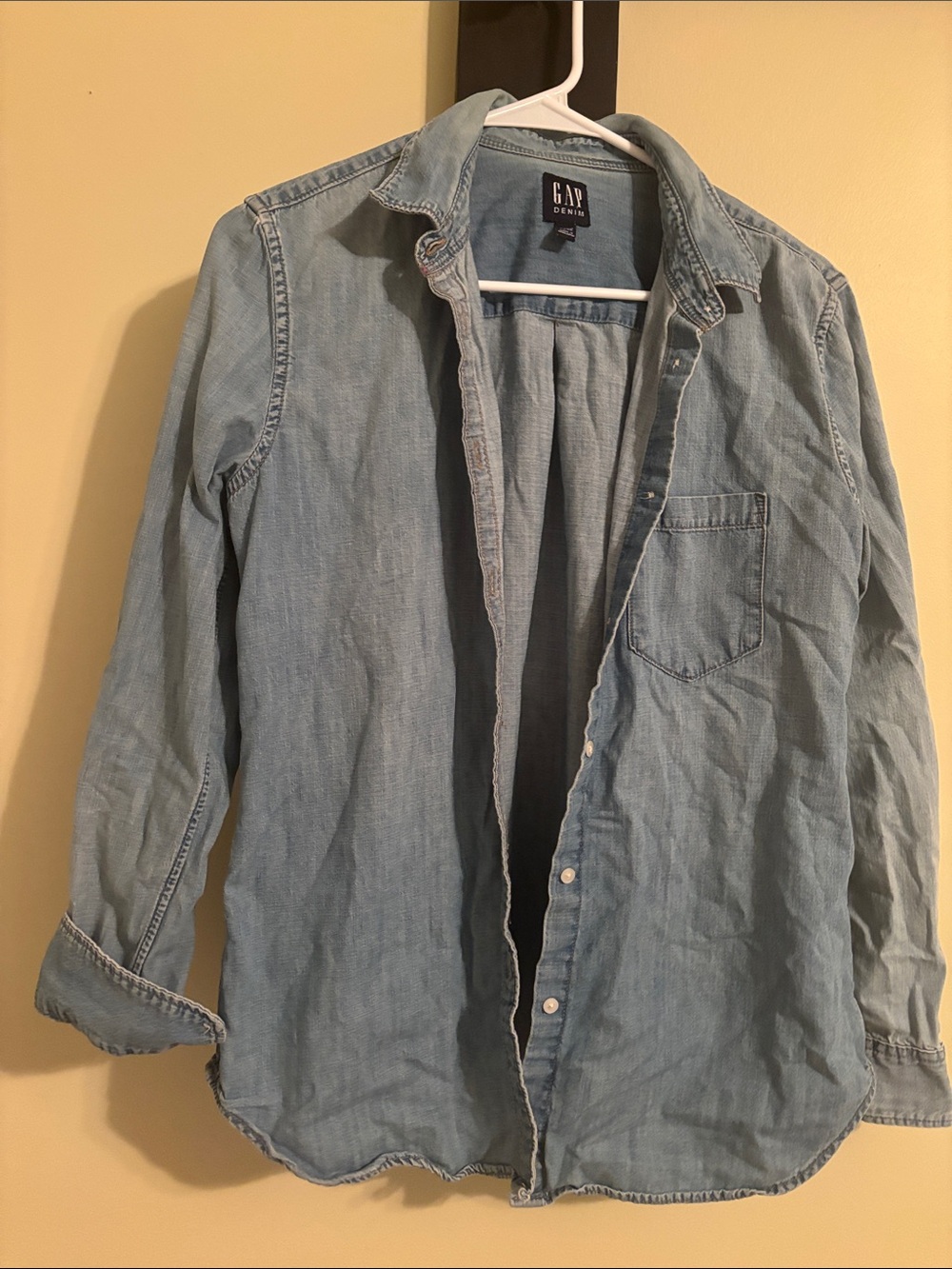 GAP Denim Light Blue women’s Chambray Shirt